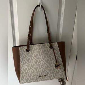 NWT Michael Michael Kors Vanilla Tote
